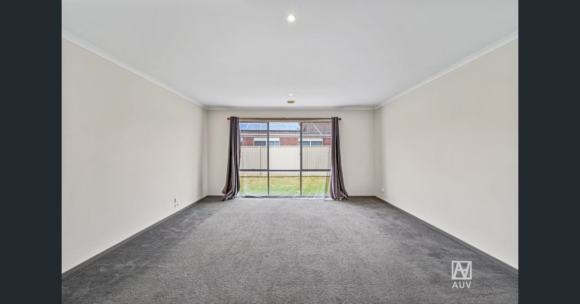 45 Bluehills Boulevard, Pakenham - Thumbnail 3