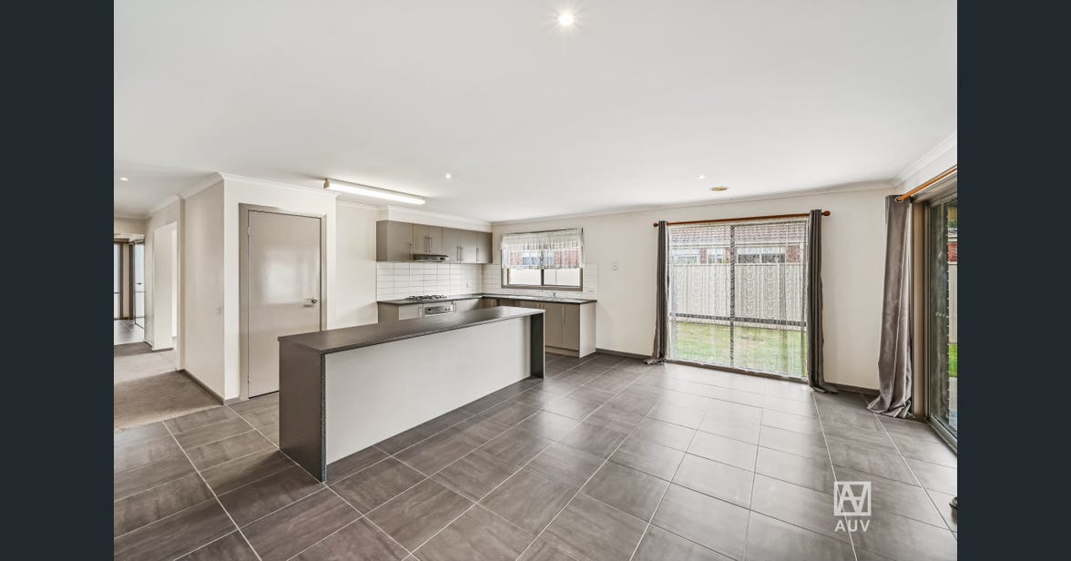 45 Bluehills Boulevard, Pakenham - Thumbnail 4