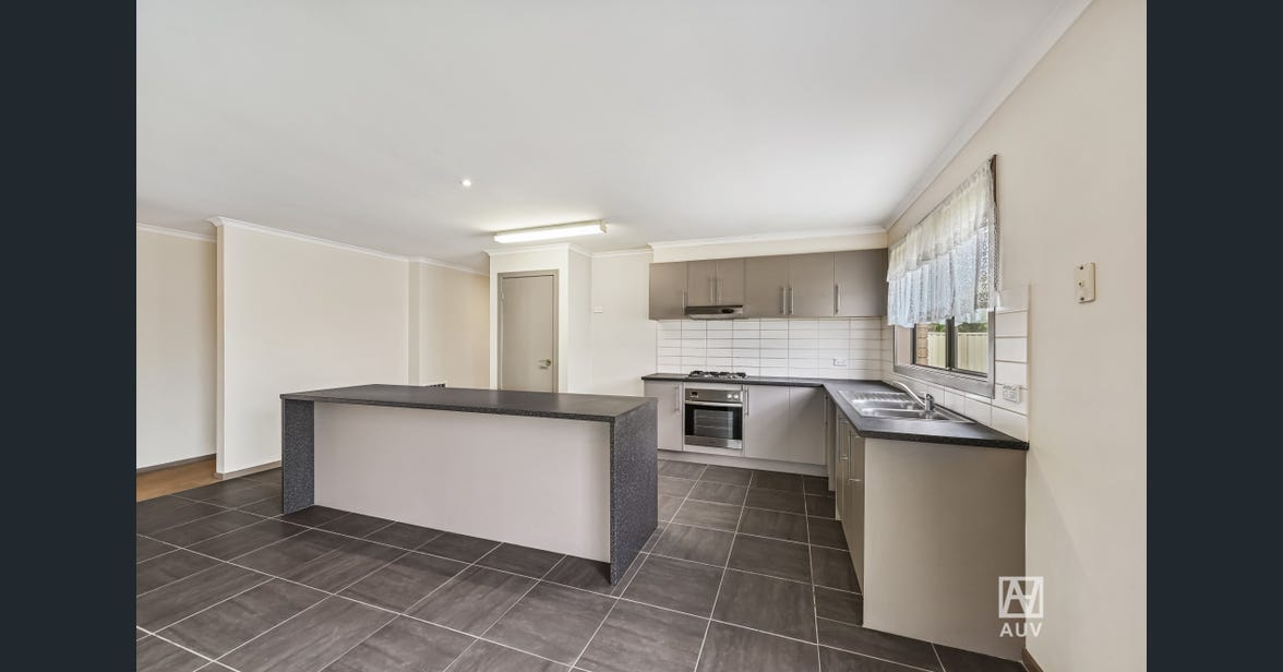 45 Bluehills Boulevard, Pakenham - Thumbnail 5