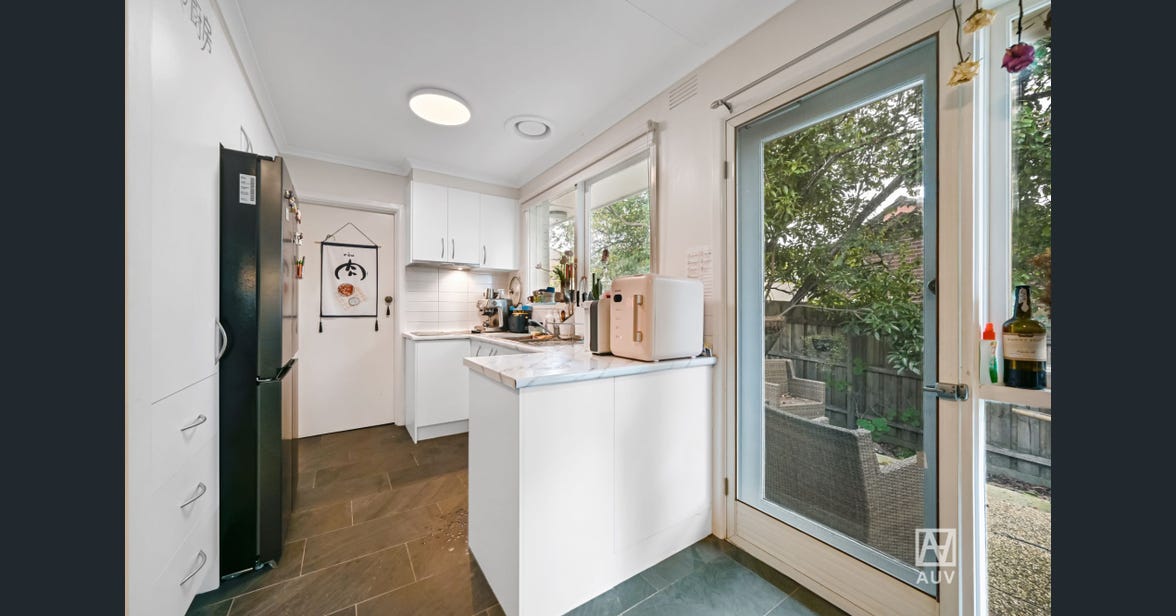 1 Clovelly Court, Mount Waverley - Thumbnail 5