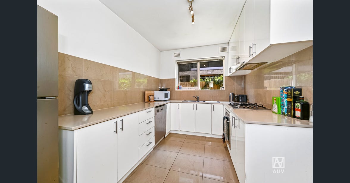 3/10 Dickens Street, Elwood - Image 1