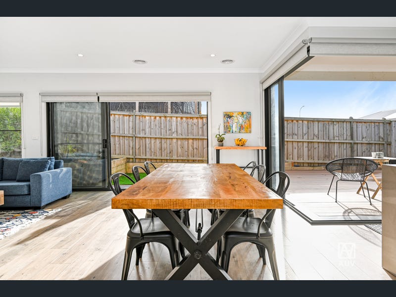18 Ambleside Way, Officer - Thumbnail 6