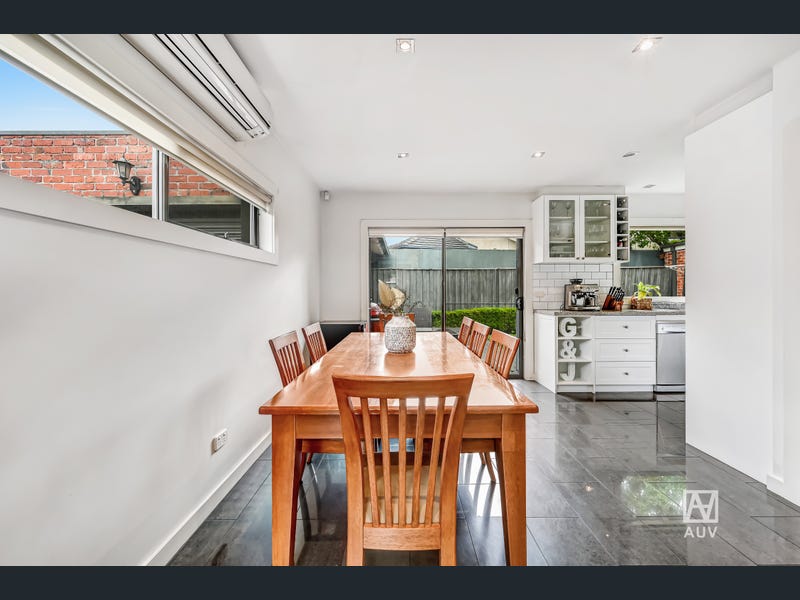 2/51 Coorigil Road, Carnegie - Thumbnail 3