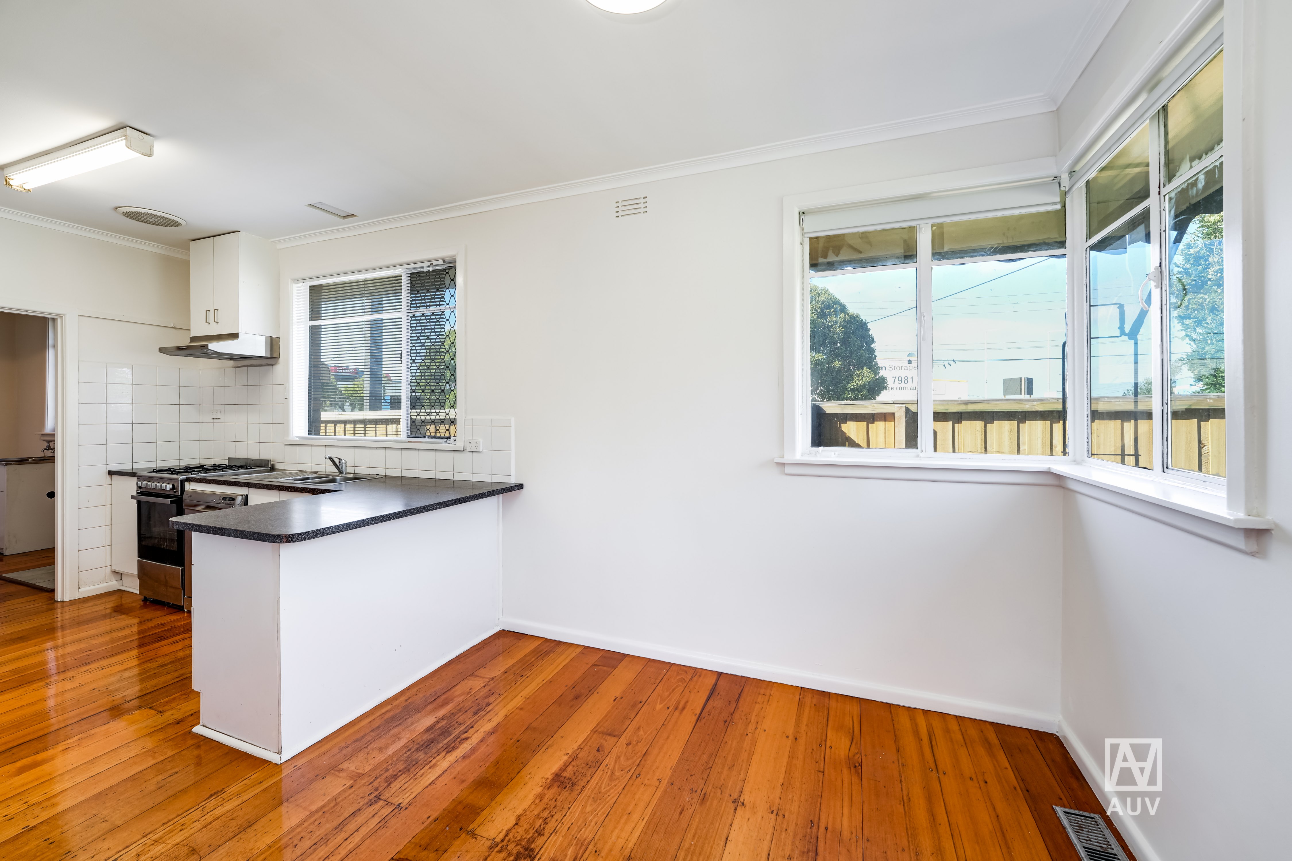 2 Martin Court, Bentleigh East - Thumbnail 3