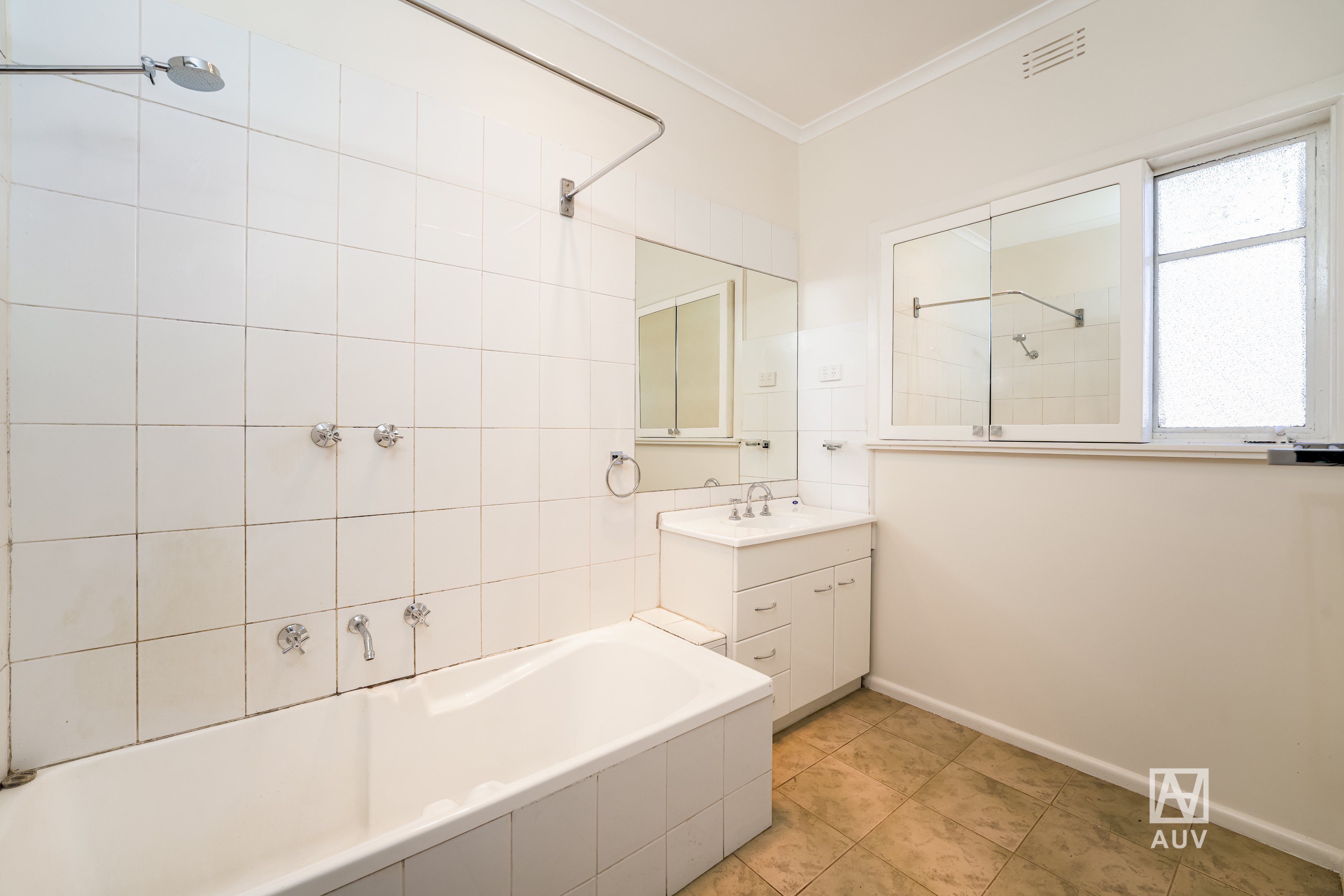 2 Martin Court, Bentleigh East - Thumbnail 8