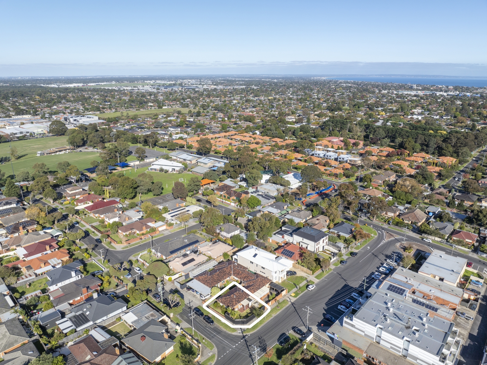 1/84 Cavanagh Street, Cheltenham - Thumbnail 2