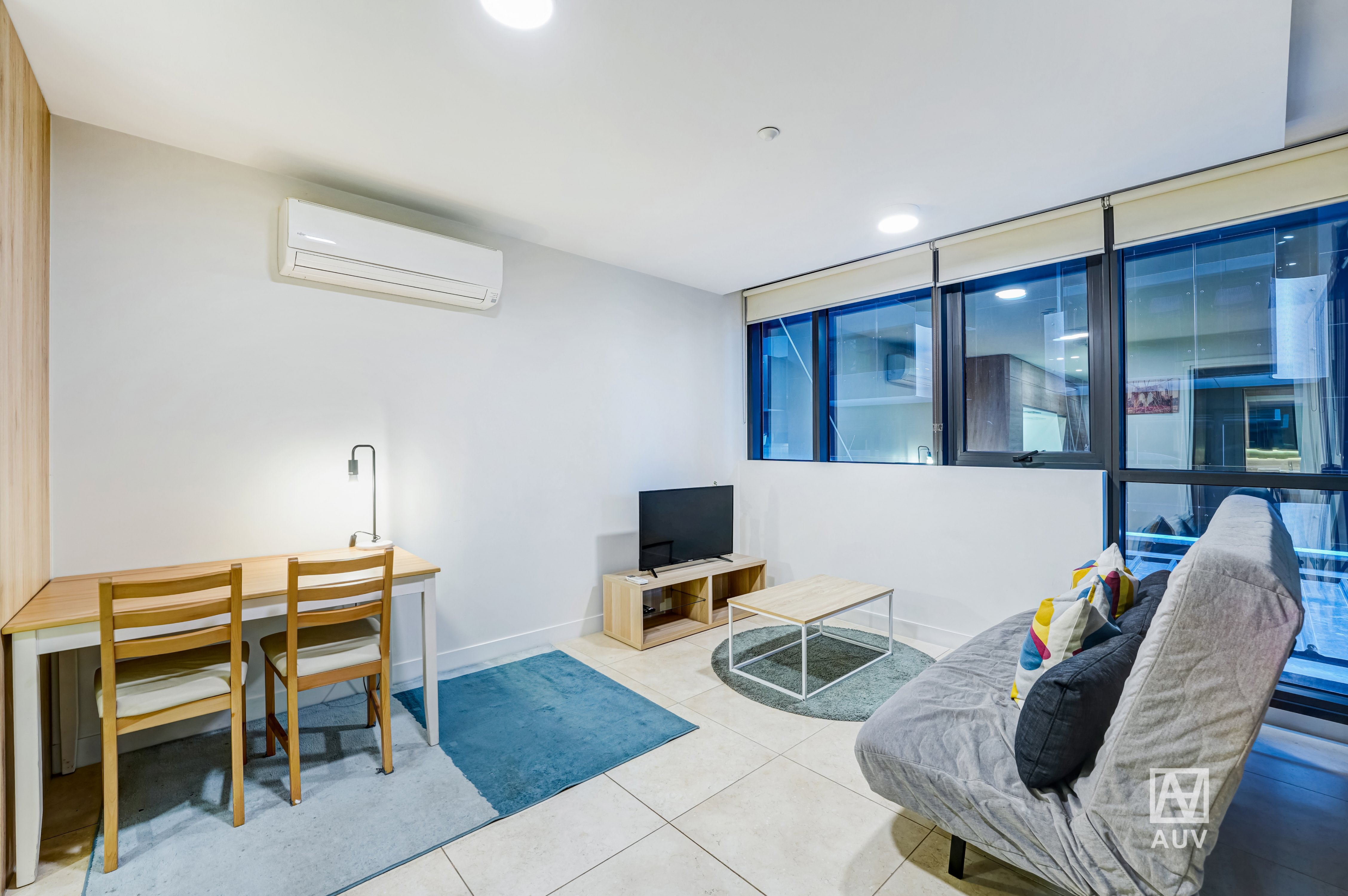 213/12 Queens Road, Melbourne - Thumbnail 2