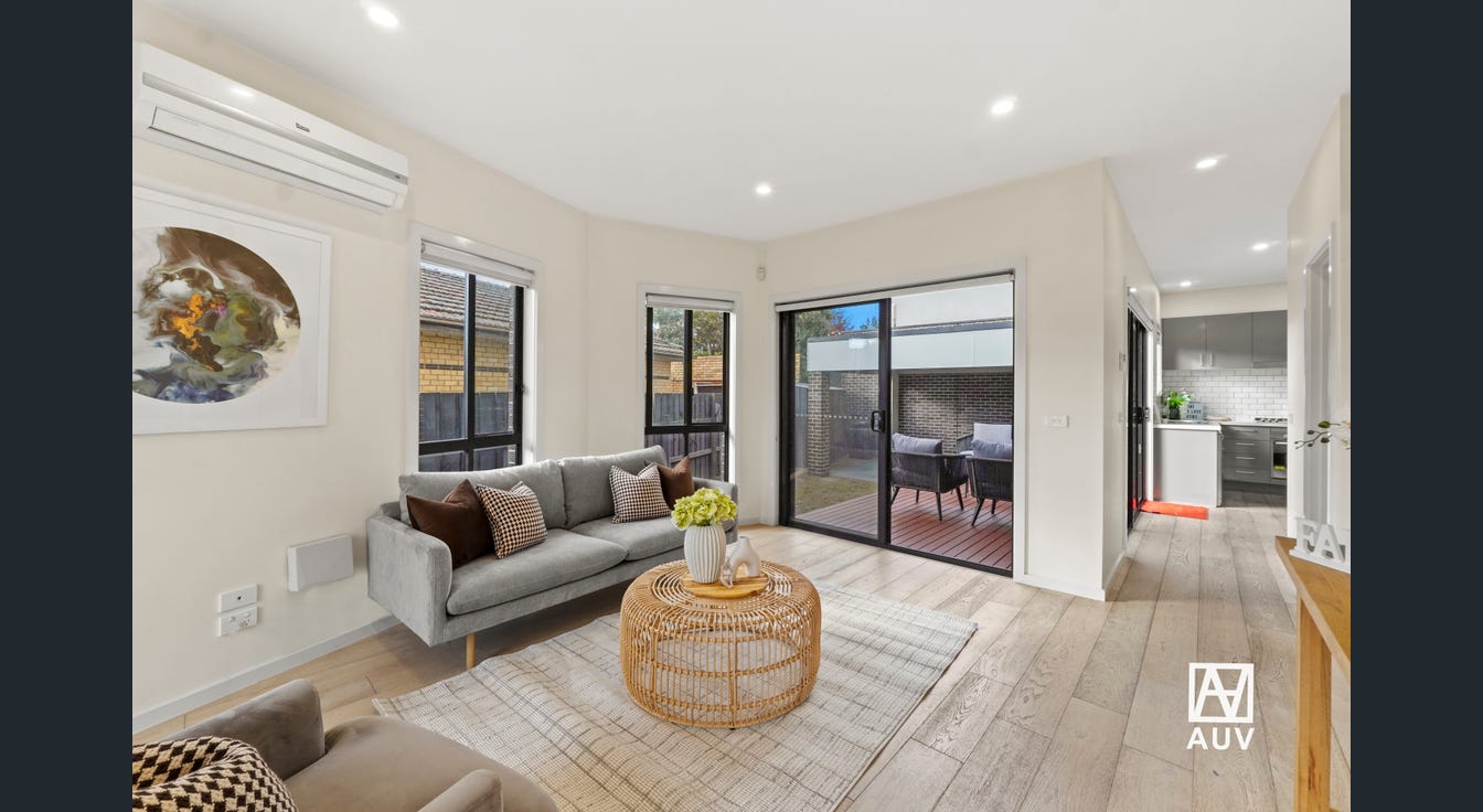 1/16 Alfred Grove, Oakleigh East - Image 1