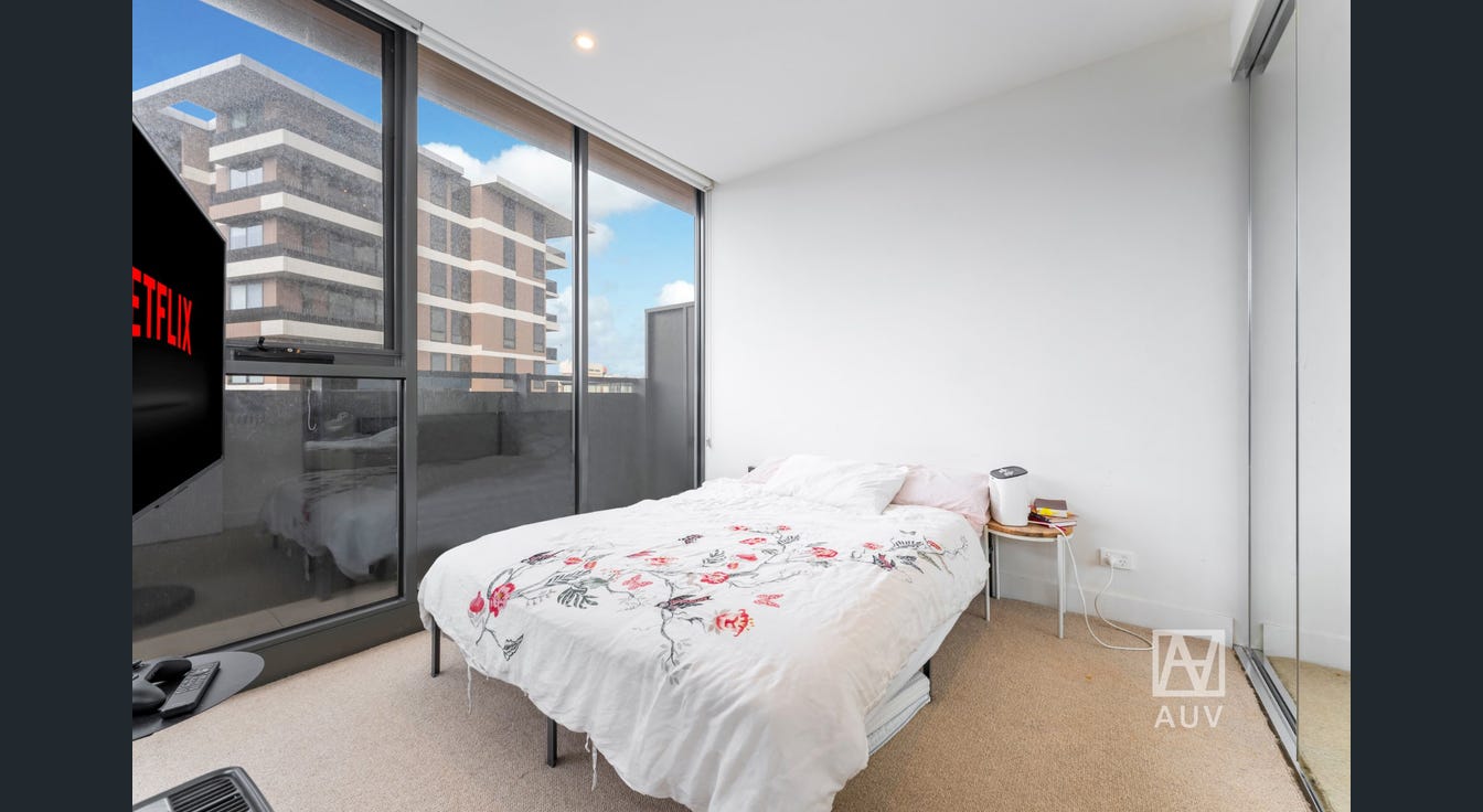 501/8 Station Street, Caulfield North - Thumbnail 4