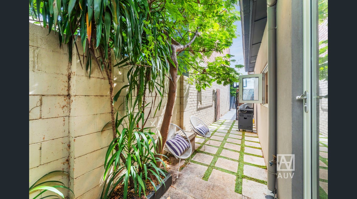 74 Lang St, South Yarra - Thumbnail 4