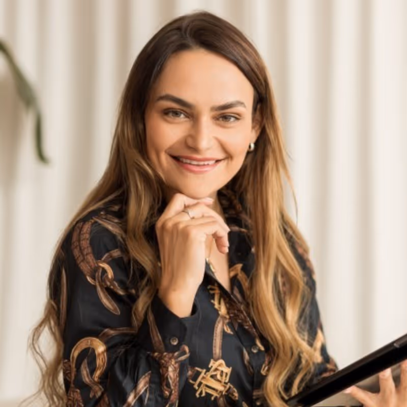 Camila Bruckschen, Immigration Adviser at Movingto