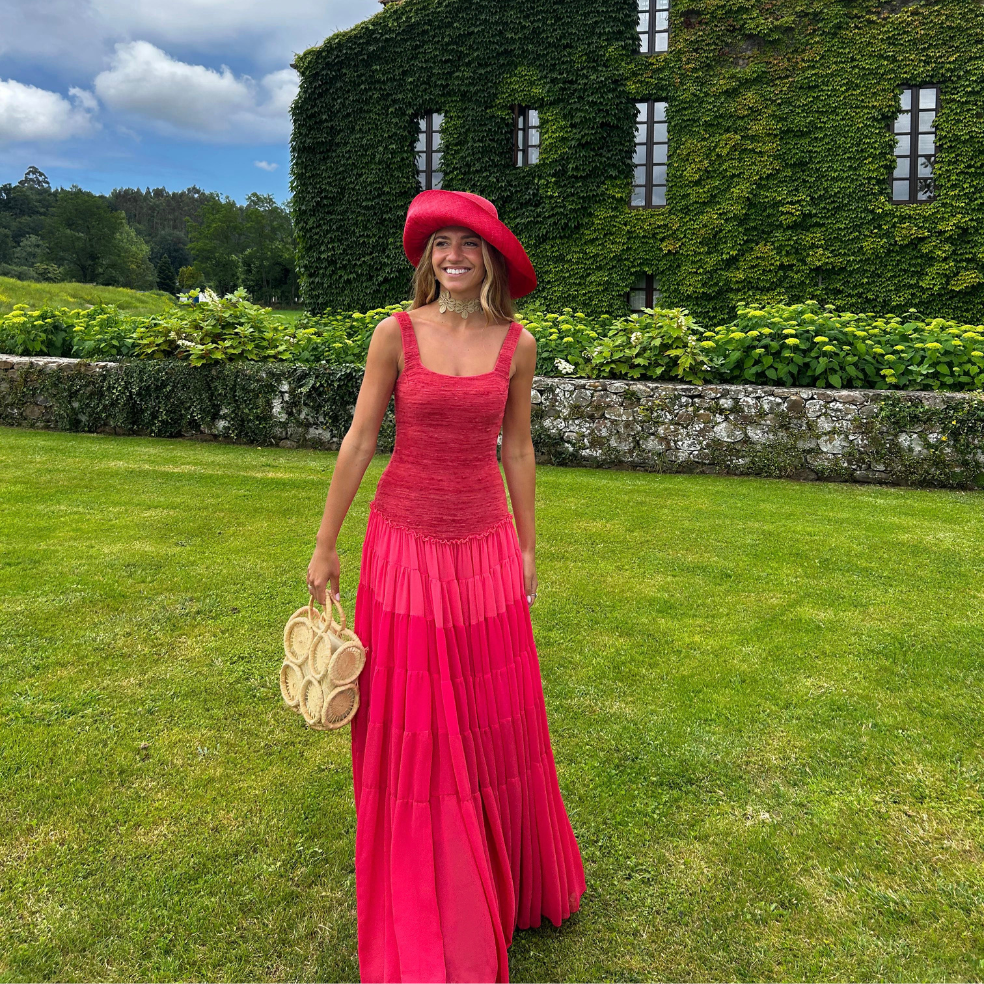 Vestido Banana Dance de Claw The Label para invitadas, disponible en alquiler en Jointy. Perfecto para bodas y celebraciones.