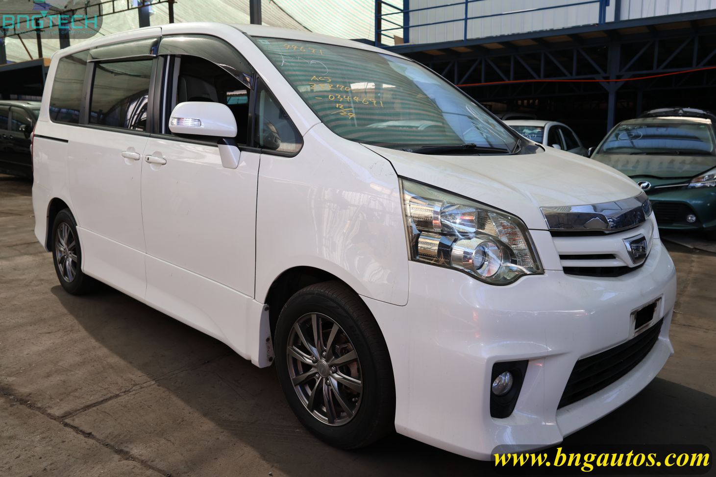 TOYOTA NOAH SI AÑO 2010, MOTOR 2.0