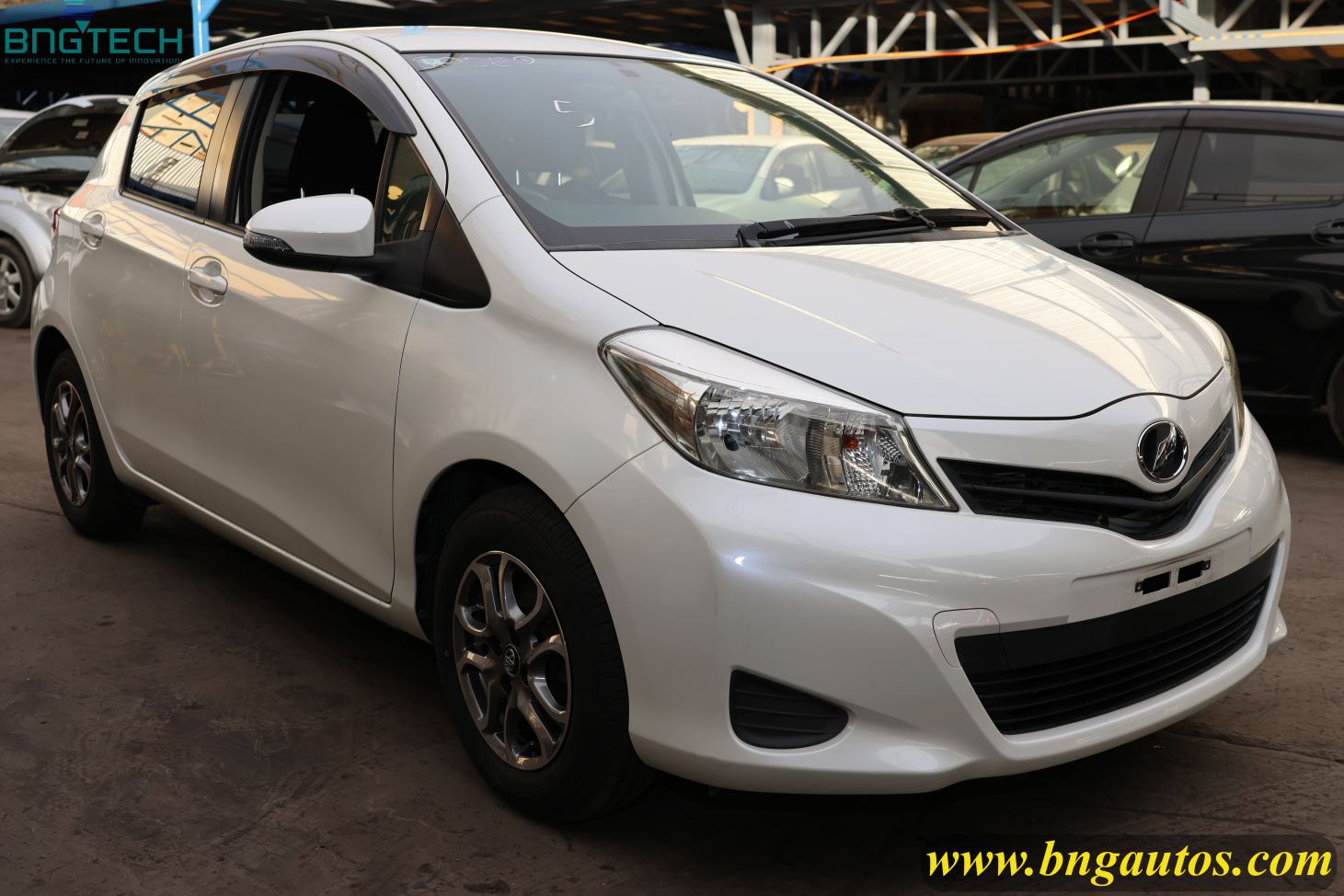 TOYOTA VITZ AÑO 2012