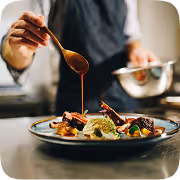 Equipo atendiendo mesas en un restaurante con TPV adaptado al servicio