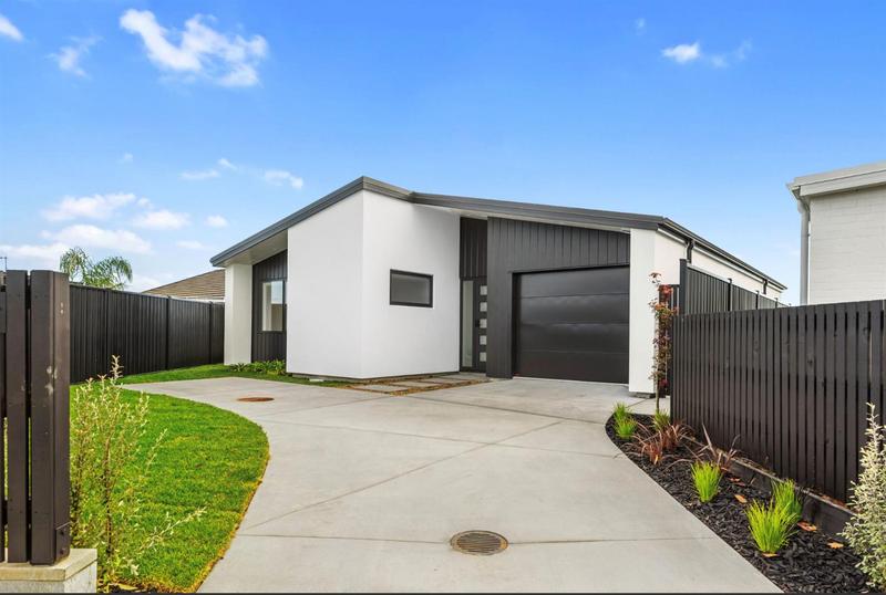 Brand-new Coastal Living In Golden Sands