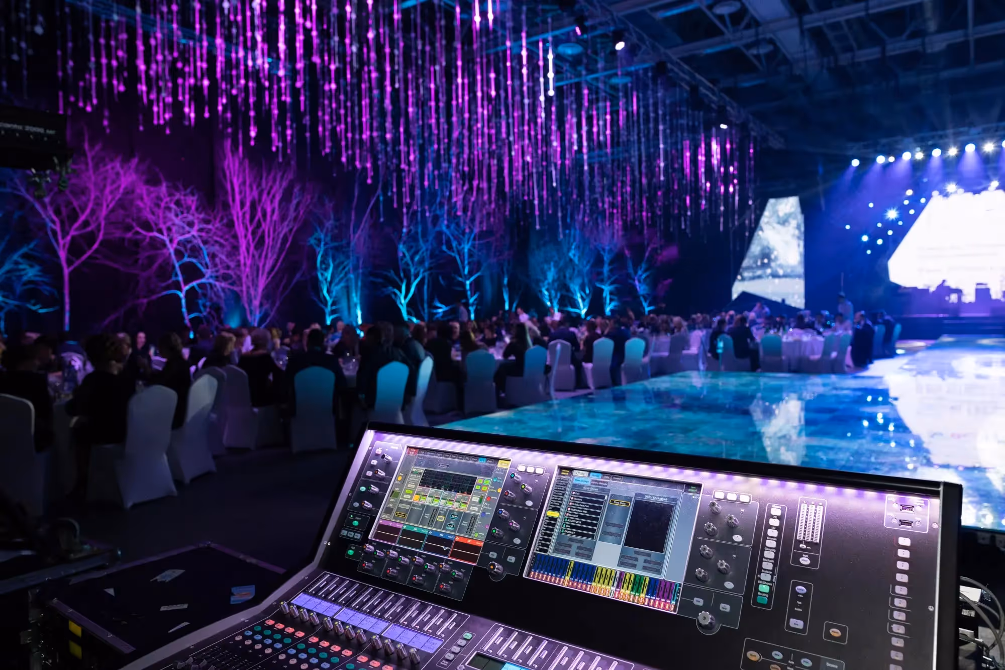 Guide to booking a corporate Christmas DJ