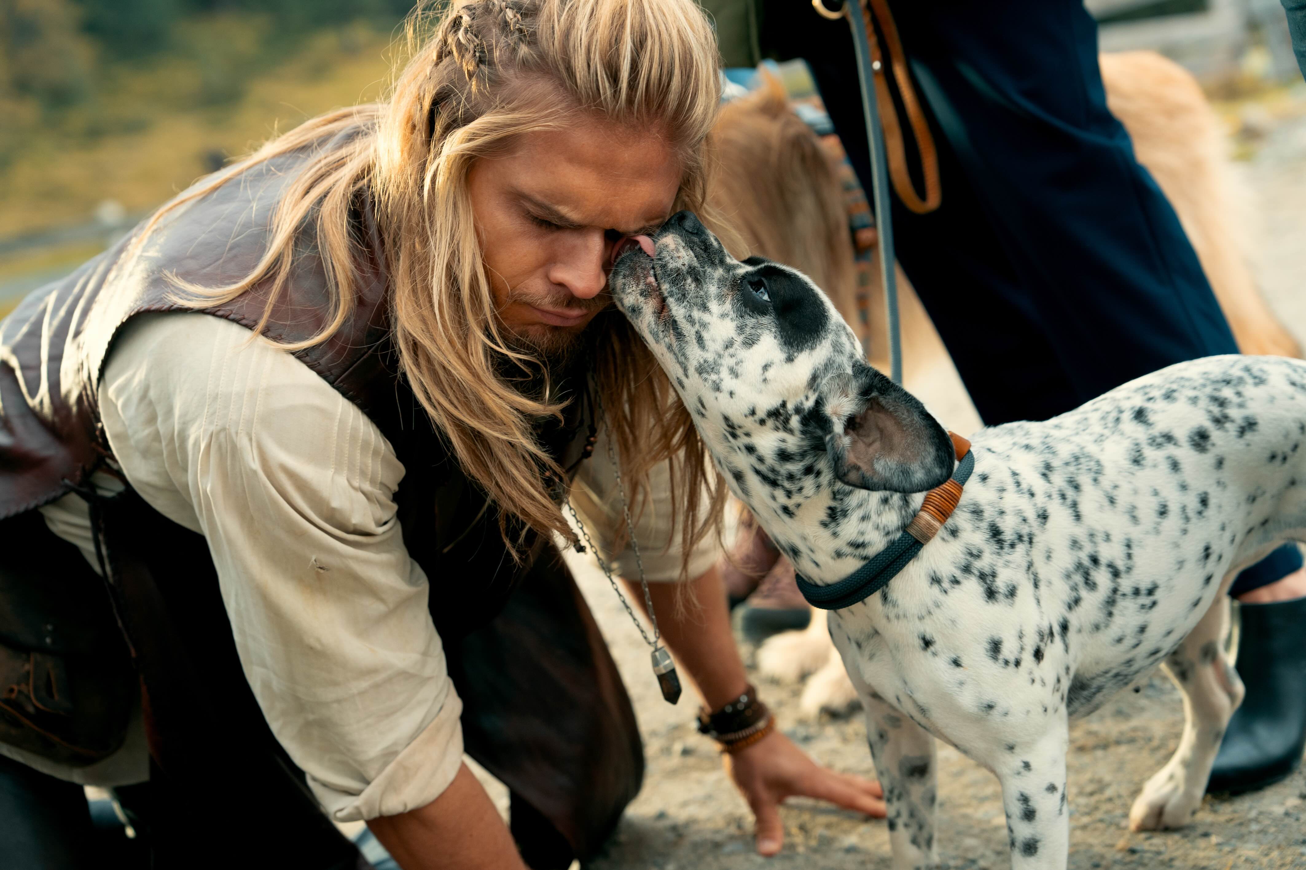 Wie Schröder+Schömbs „Eat Pray Bark – Therapie auf 4 Pfoten“ in den Medien platziert hat