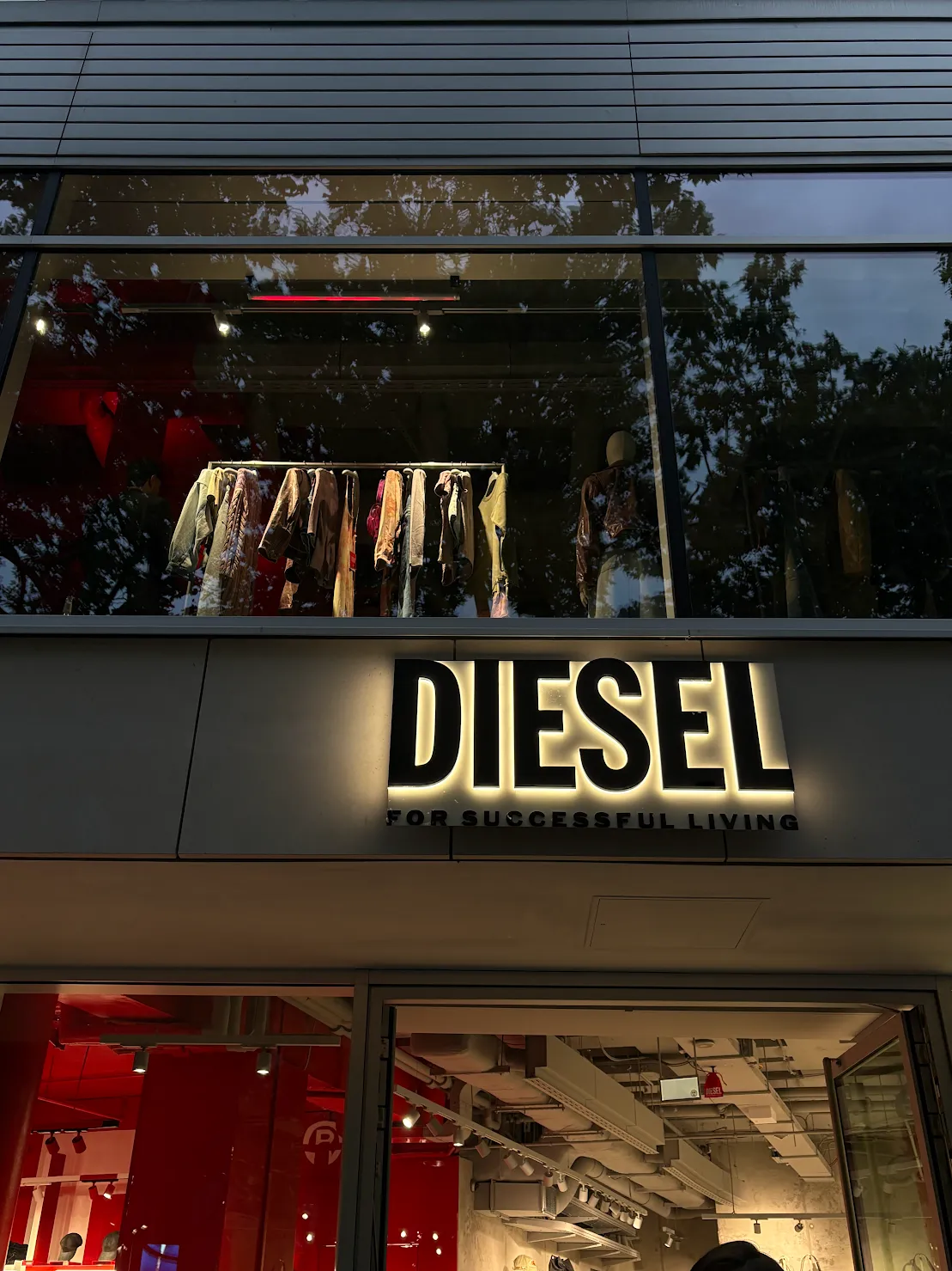 Wie wir für Tinder und Diesel Rainbow-Washing vermieden