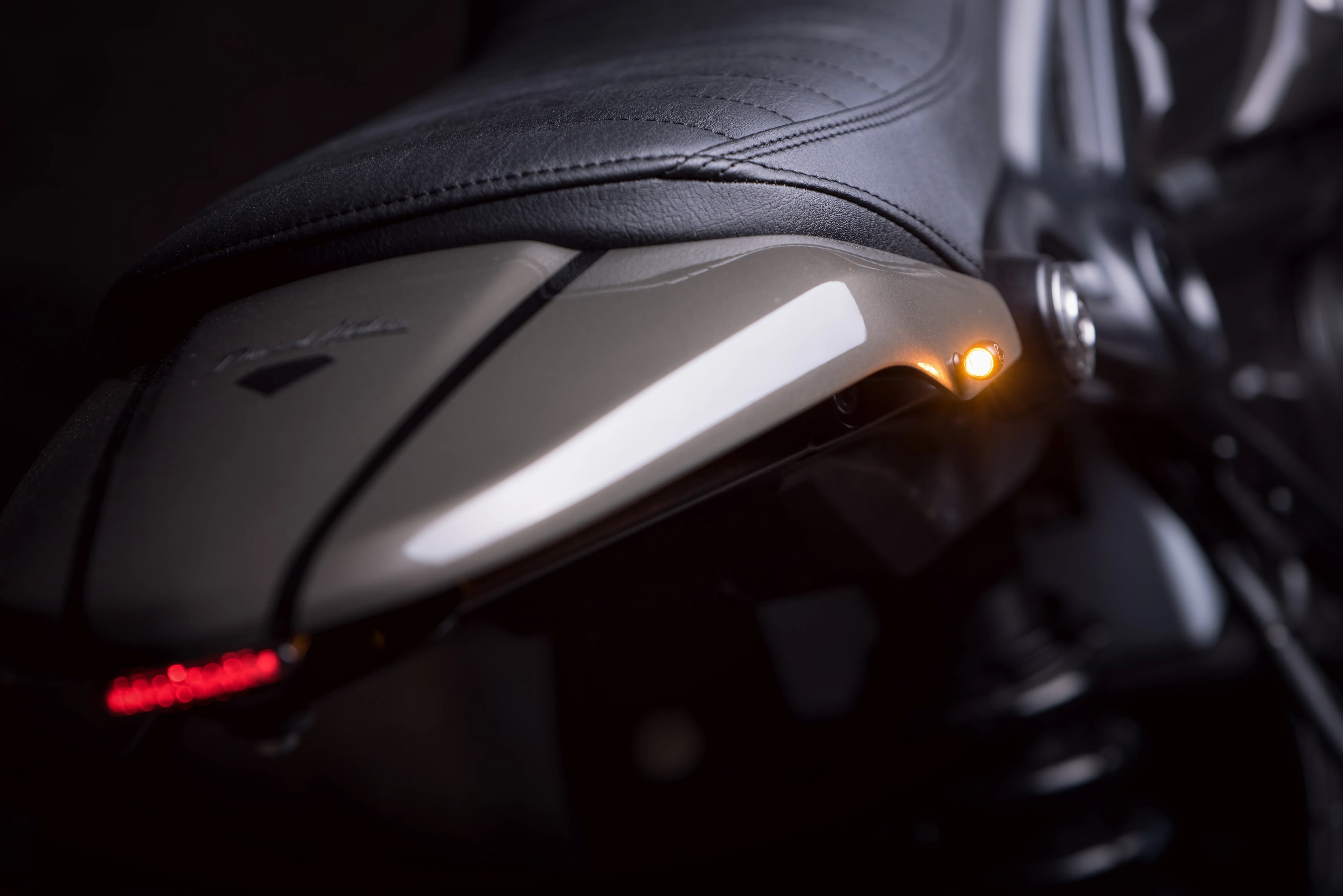 Diamond Atelier Urban21 rear section and integrated lighting