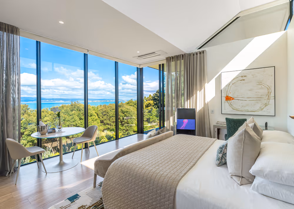 Eco-retreat shows luxurious interiors and nature views