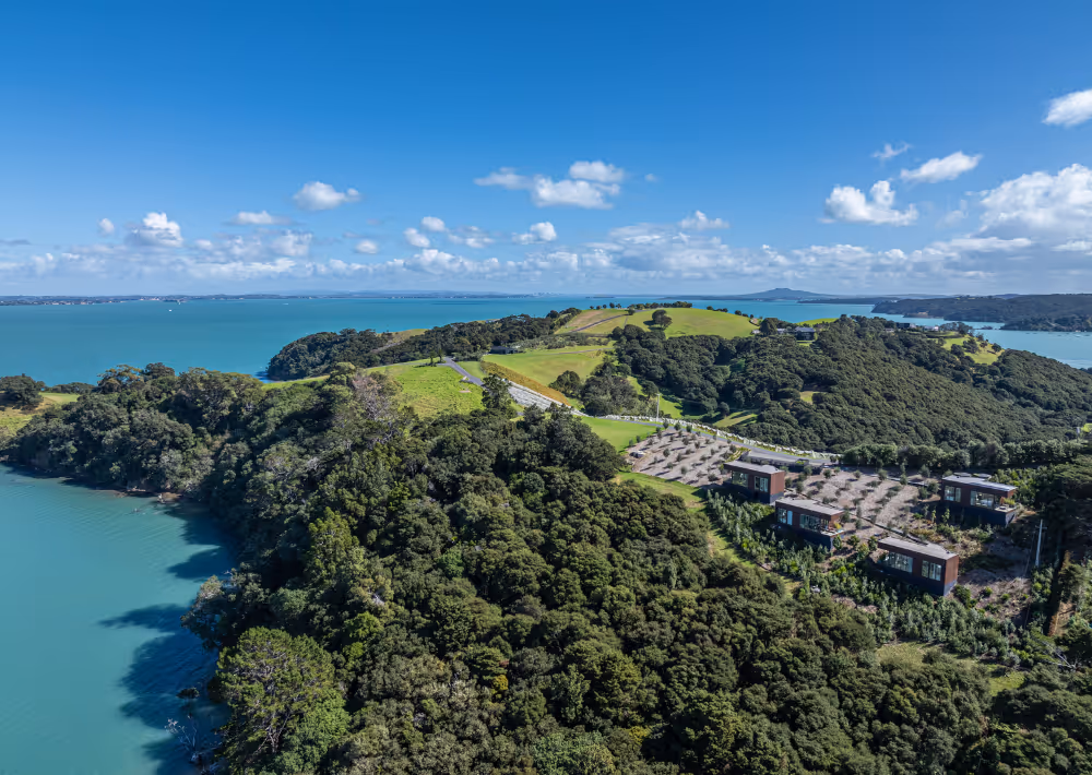 Omana Luxury Villa immersed in nature and surrounded by the ocean