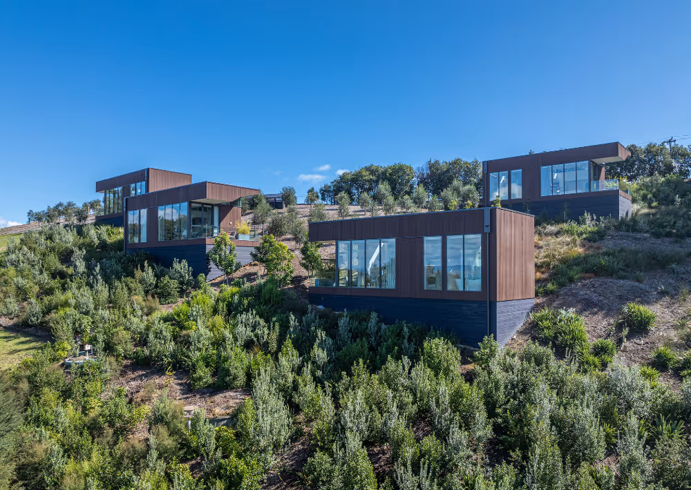 Four luxury villas immersed in nature