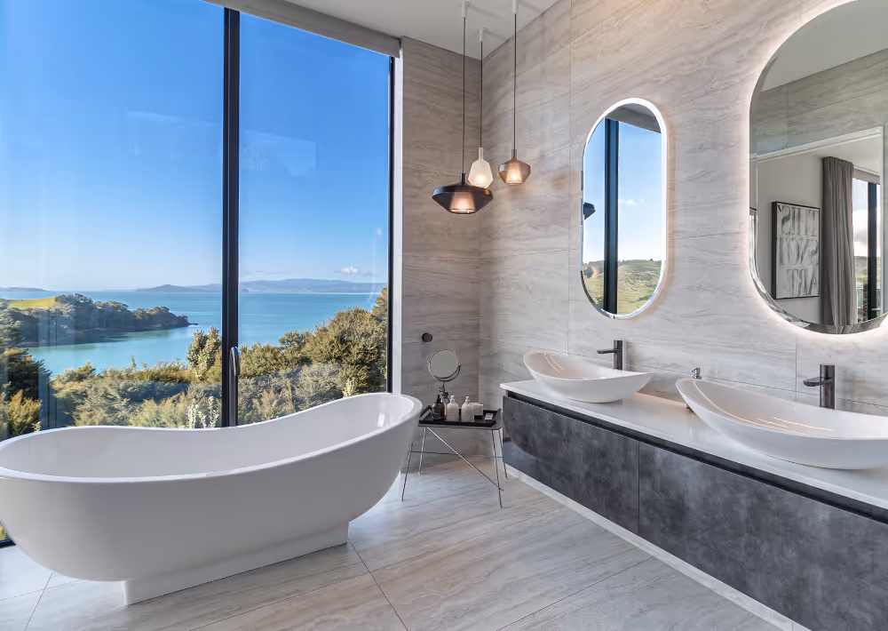 Villa Joy's bathroom with a ocean view