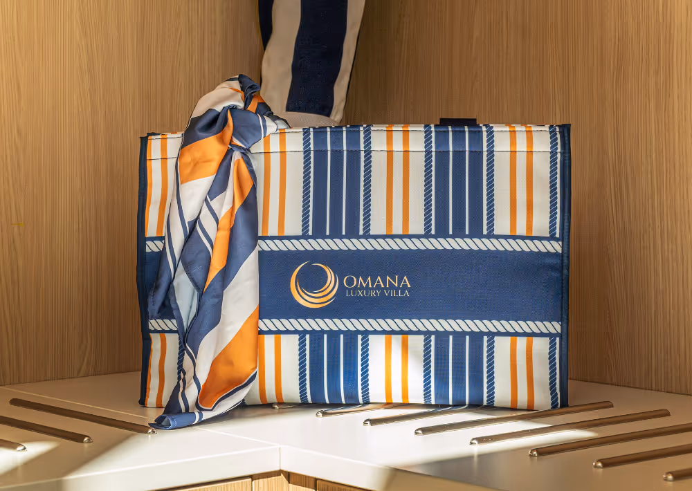 Omana's beach bag for guests