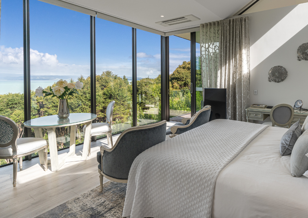 Stunning luxury accommodation with an ocean view on Waiheke Island