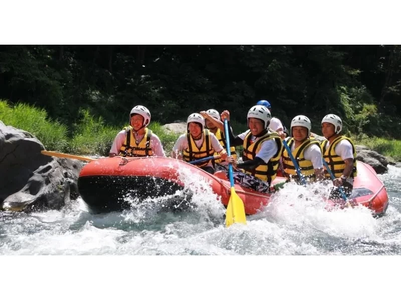 Participation from 1st grade is possible! Okutama half-day rafting. From  beginner to experienced. Guided by kind, courteous and friendly staff.  Close to the station/Parking available | ActivityJapan