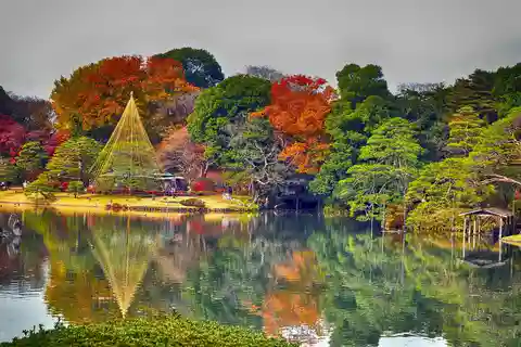 Rikugien, Tokyo - Book Tickets & Tours | GetYourGuide