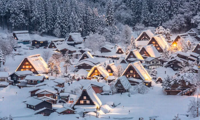 Winter in Gifu: Skiing and Enjoying the World Heritage Site of Shirakawa-go  | Centrip JAPAN