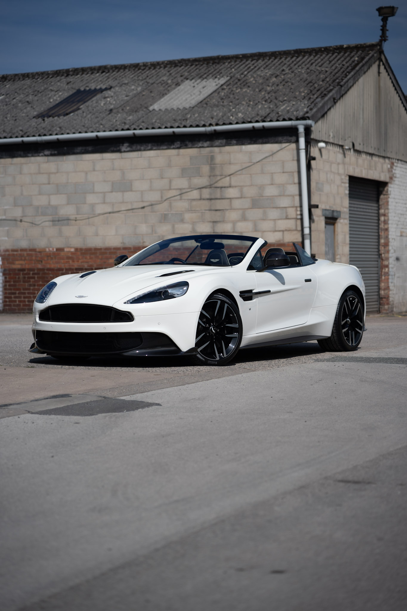 Aston Martin Vanquish S Volante