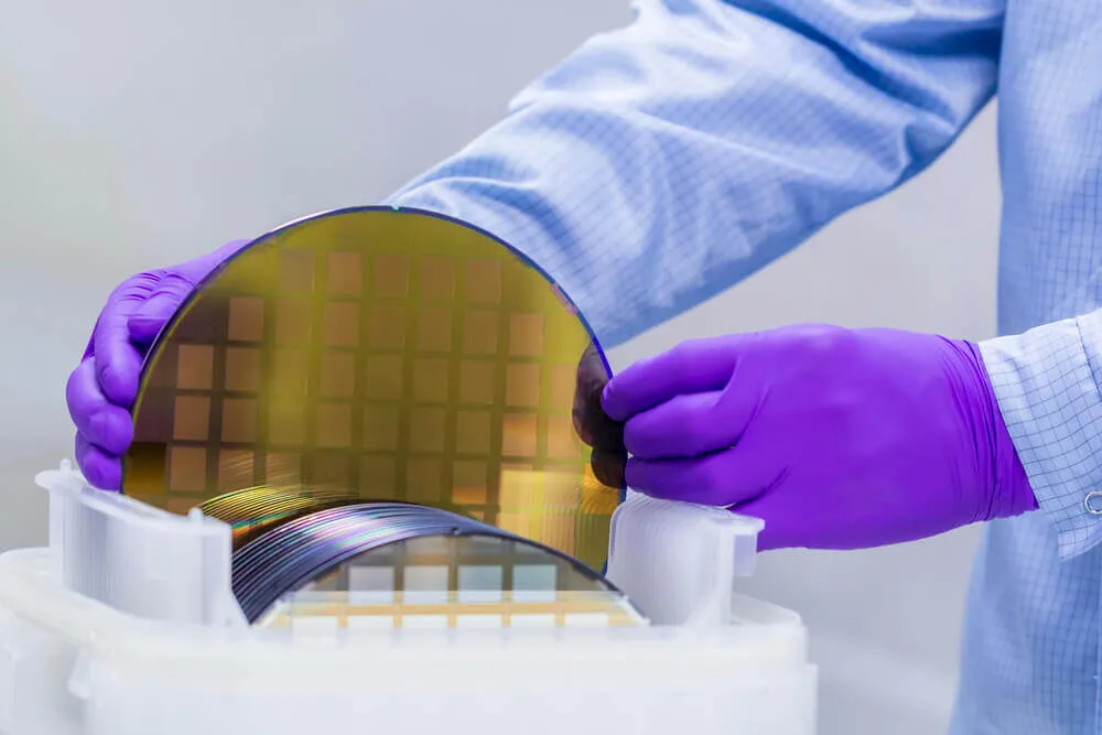 Silicon Wafer Manufacturing handing silicon wafers