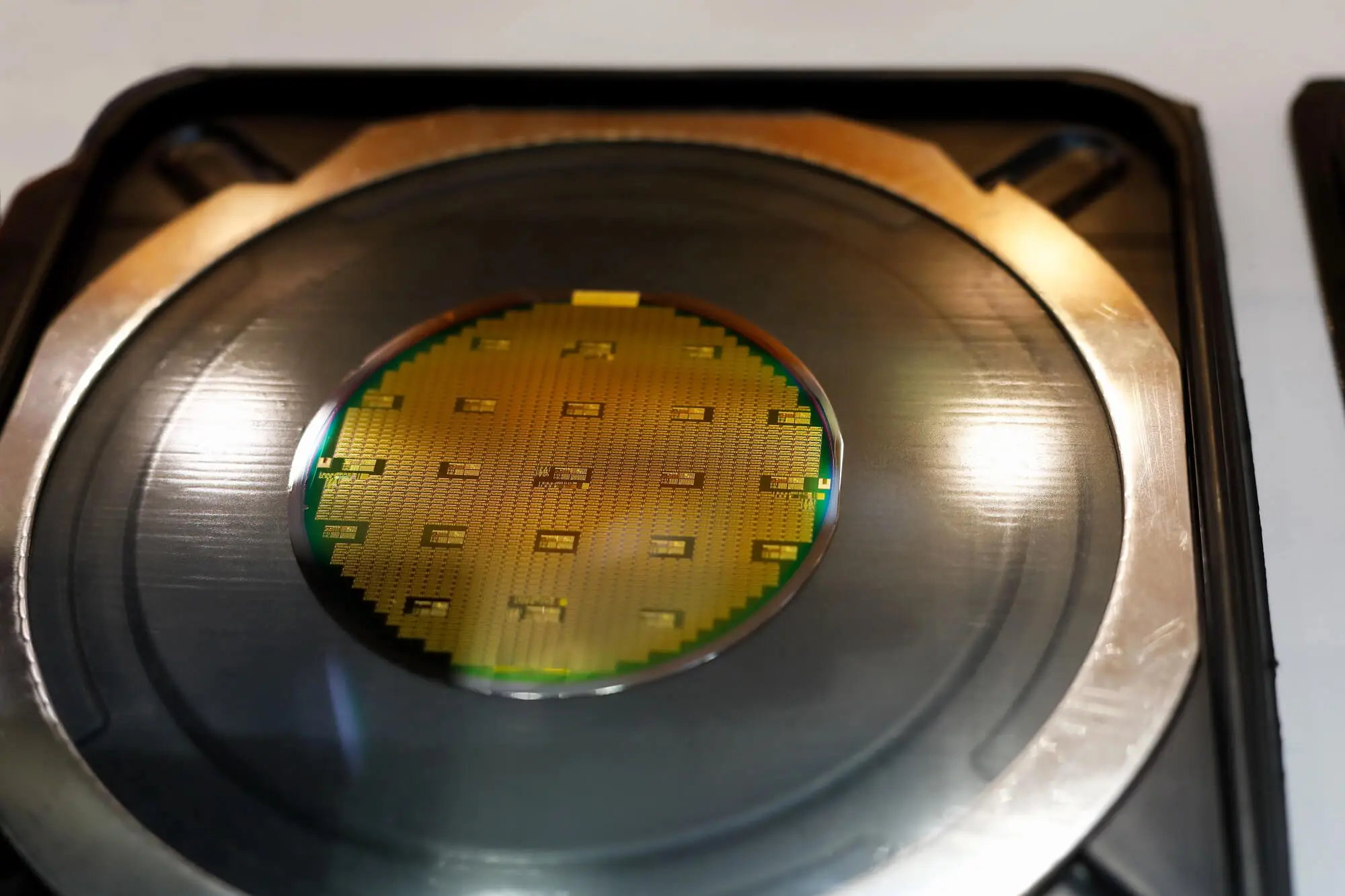 Silicon Wafer Suppliers Explain Permittivity
