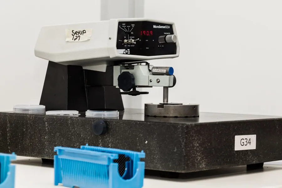 silicon-wafer-thickness-measurement-machine-semiconductor-lab