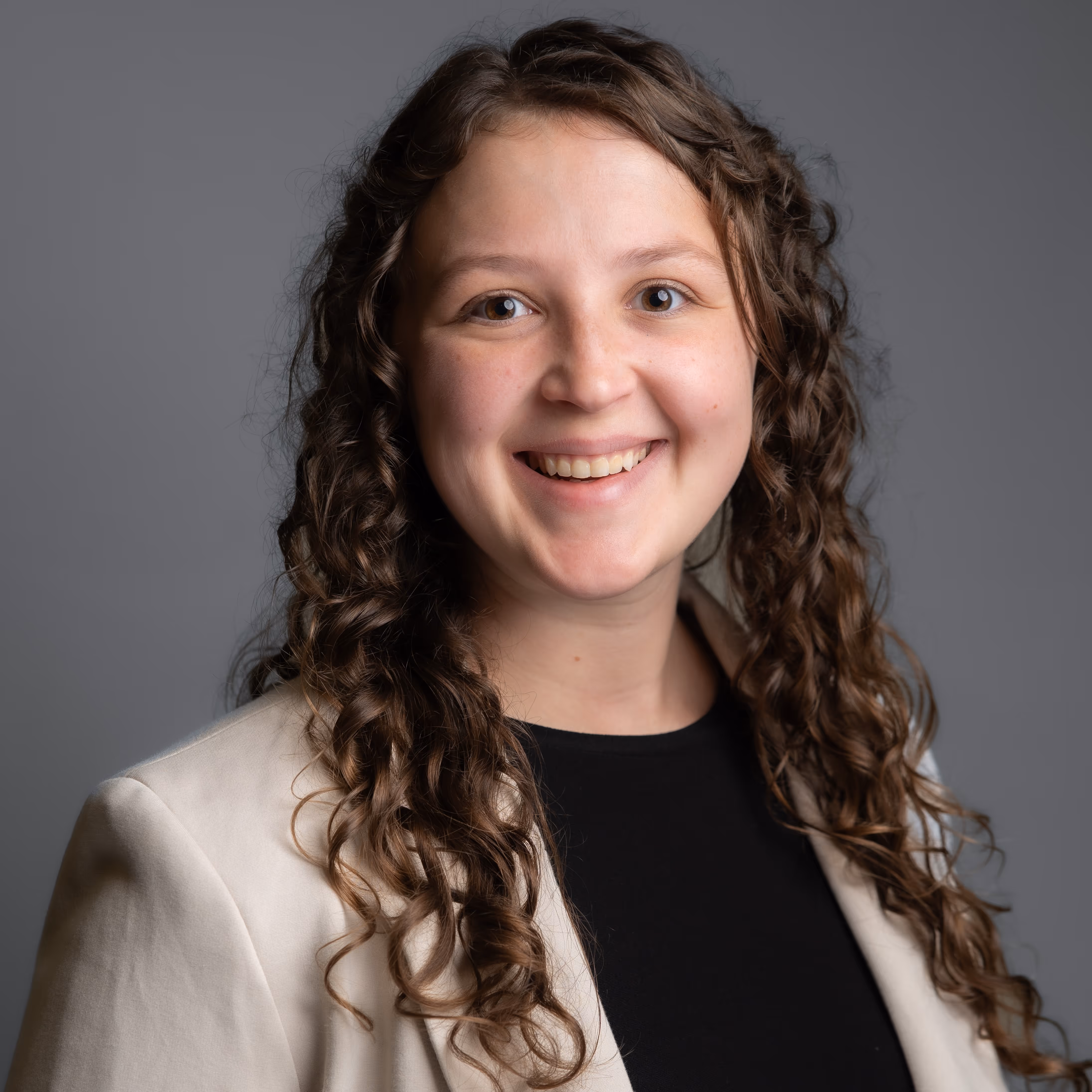 Headshot of Leah Sosnik