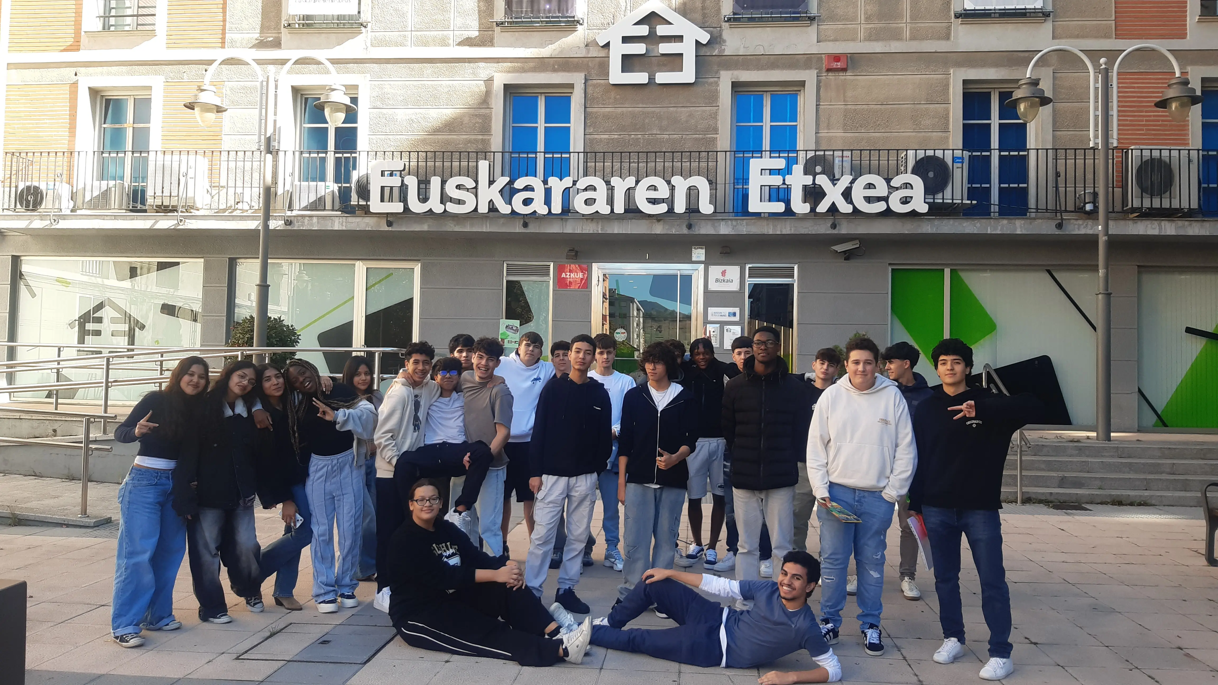 Euskararen Etxea _ ZABALBURU Ikastetxea