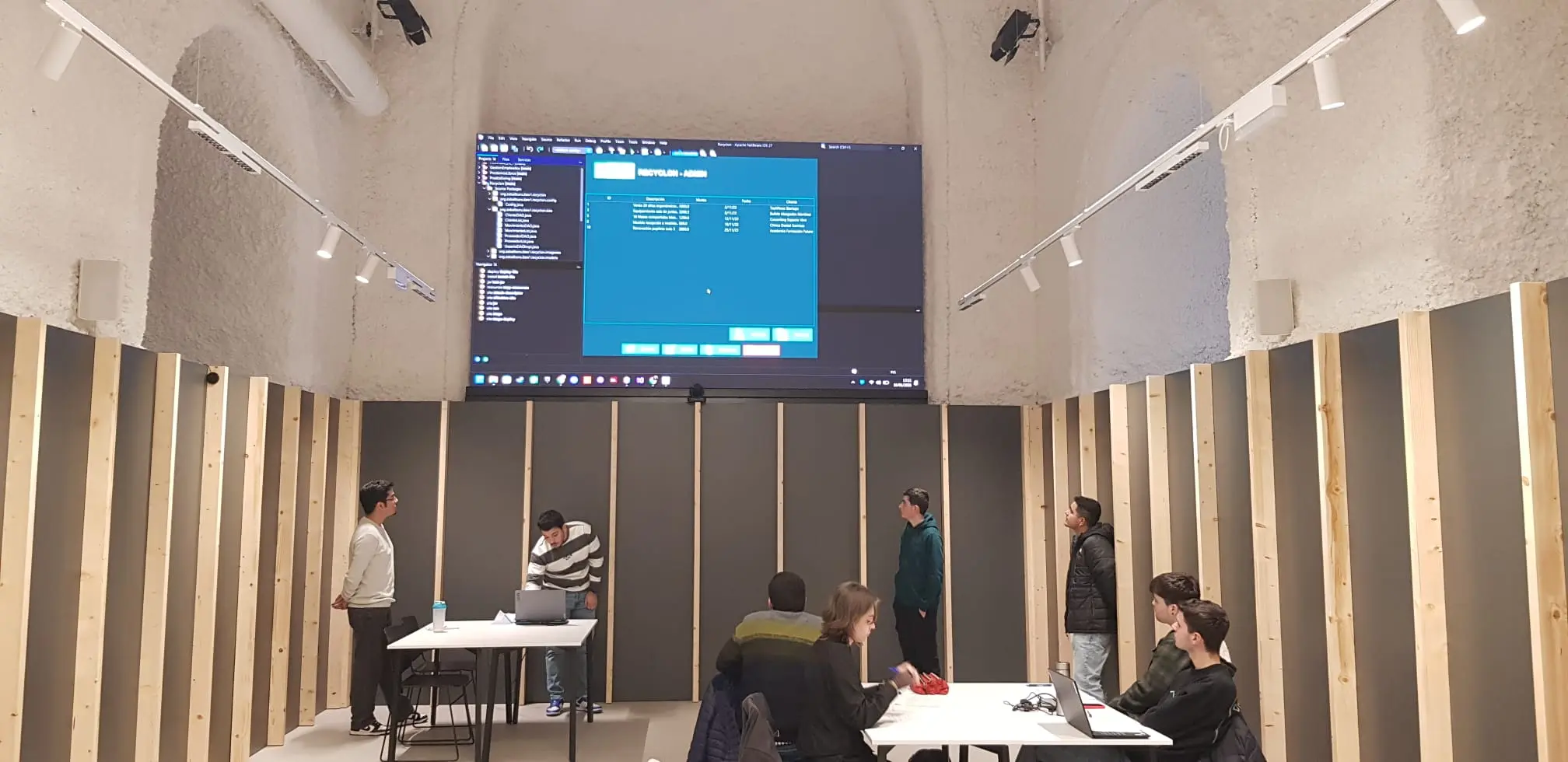 ETHAZI ZABALBURU Ikastetxea | ASIR | DAW