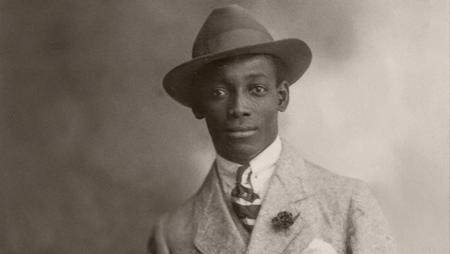 Herdenking Anton de Kom op het Nationaal Ereveld Loenen op 24 april 2026