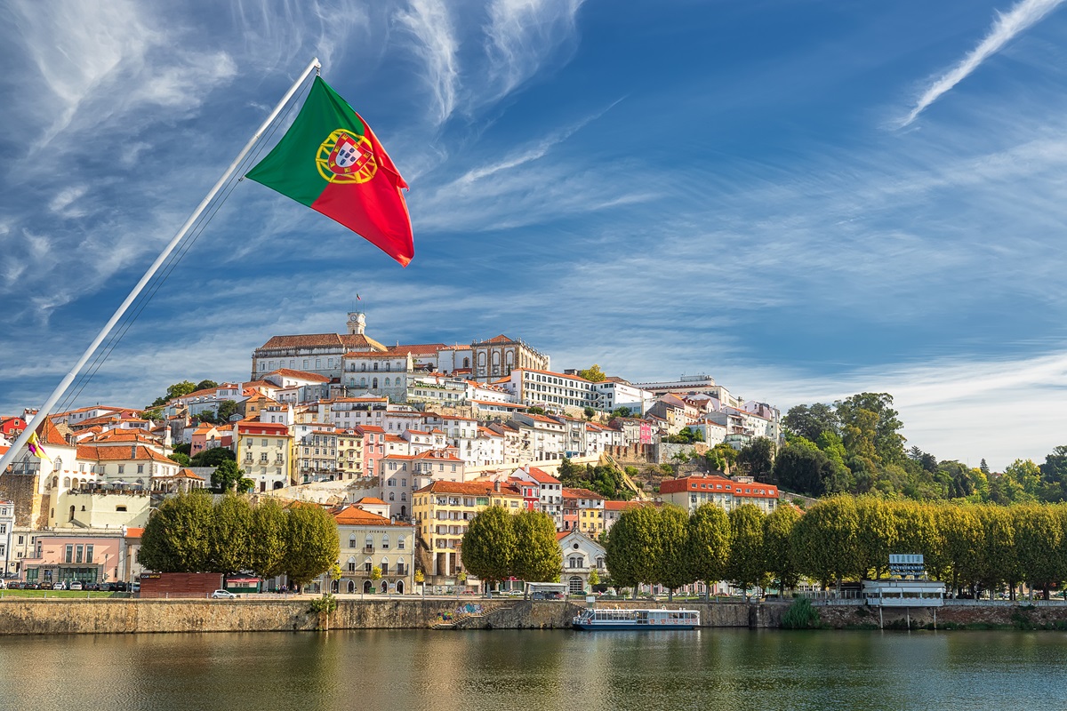 finding accomodation in portugal