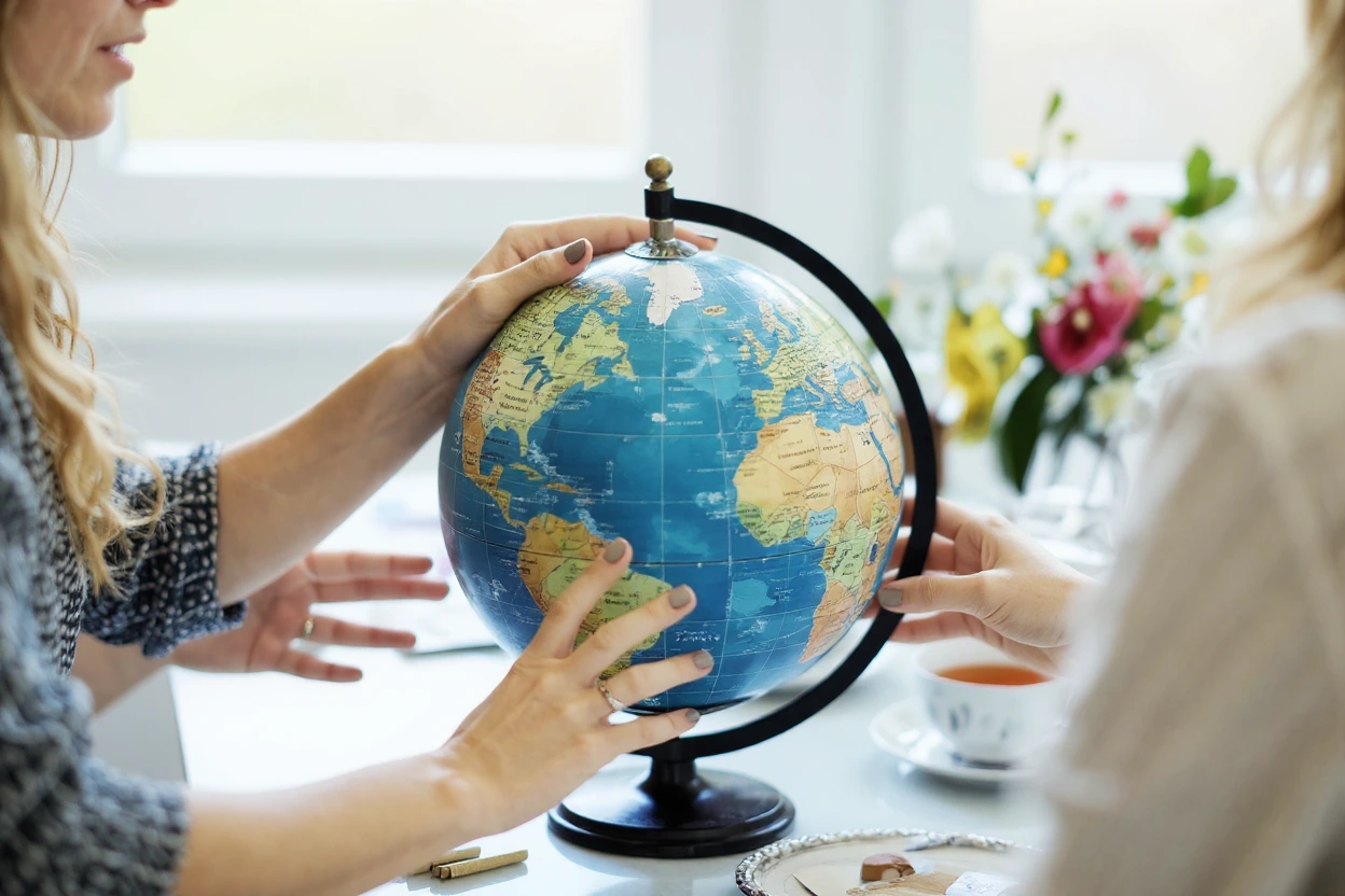 Attorney-led citizenship advisory at Movingto