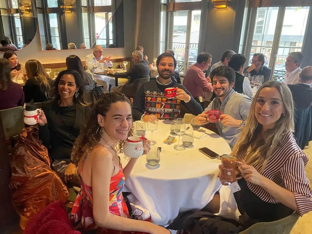 Movingto team working together