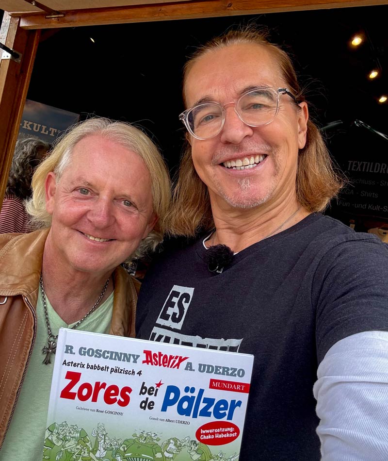 Thorsten Scheller mit CHako Habekost bei der Signierstunde von Asterix "Zores bei de Pälzer"