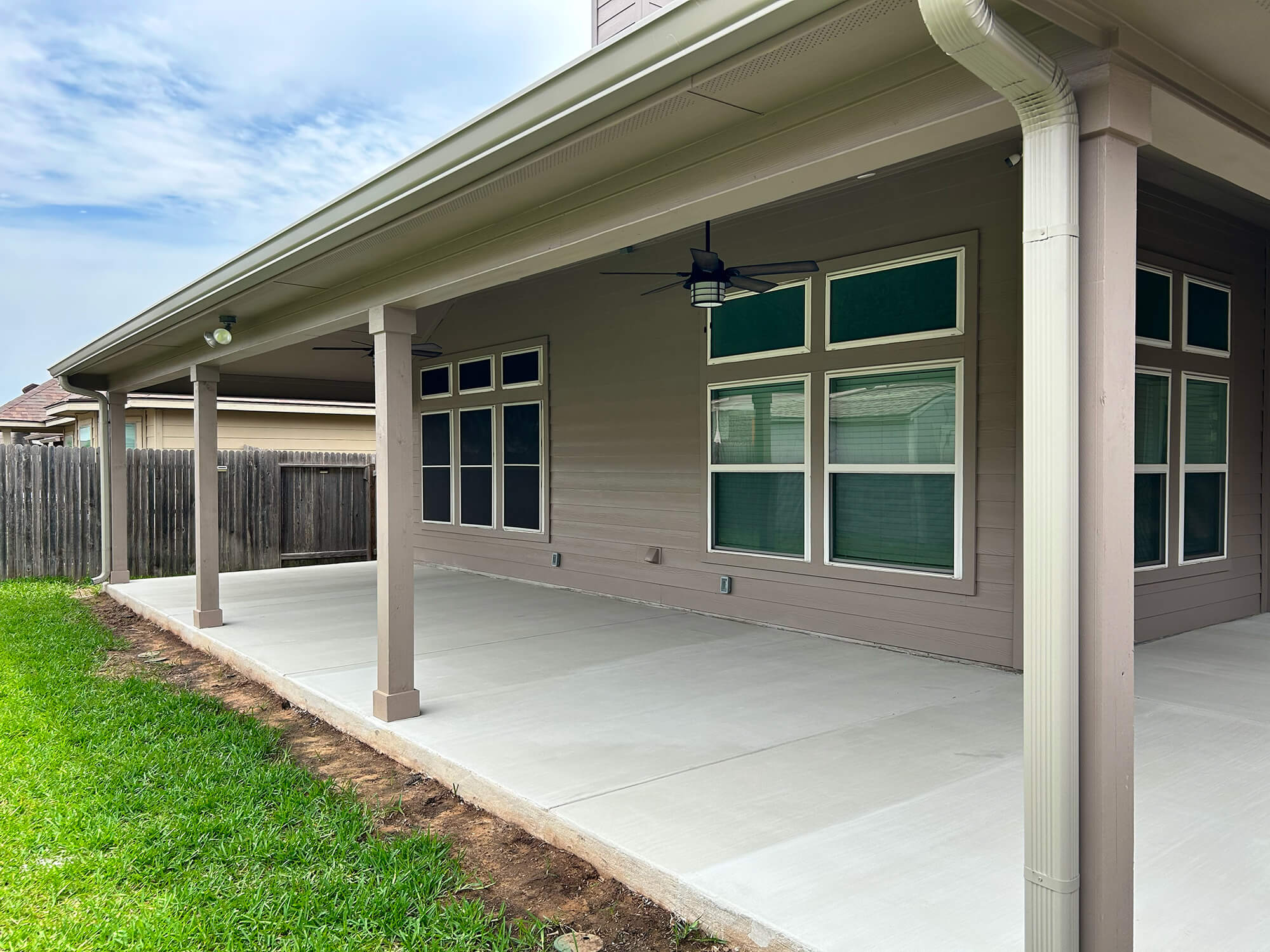 Pergola patio cover with ceiling fan, San Antonio.