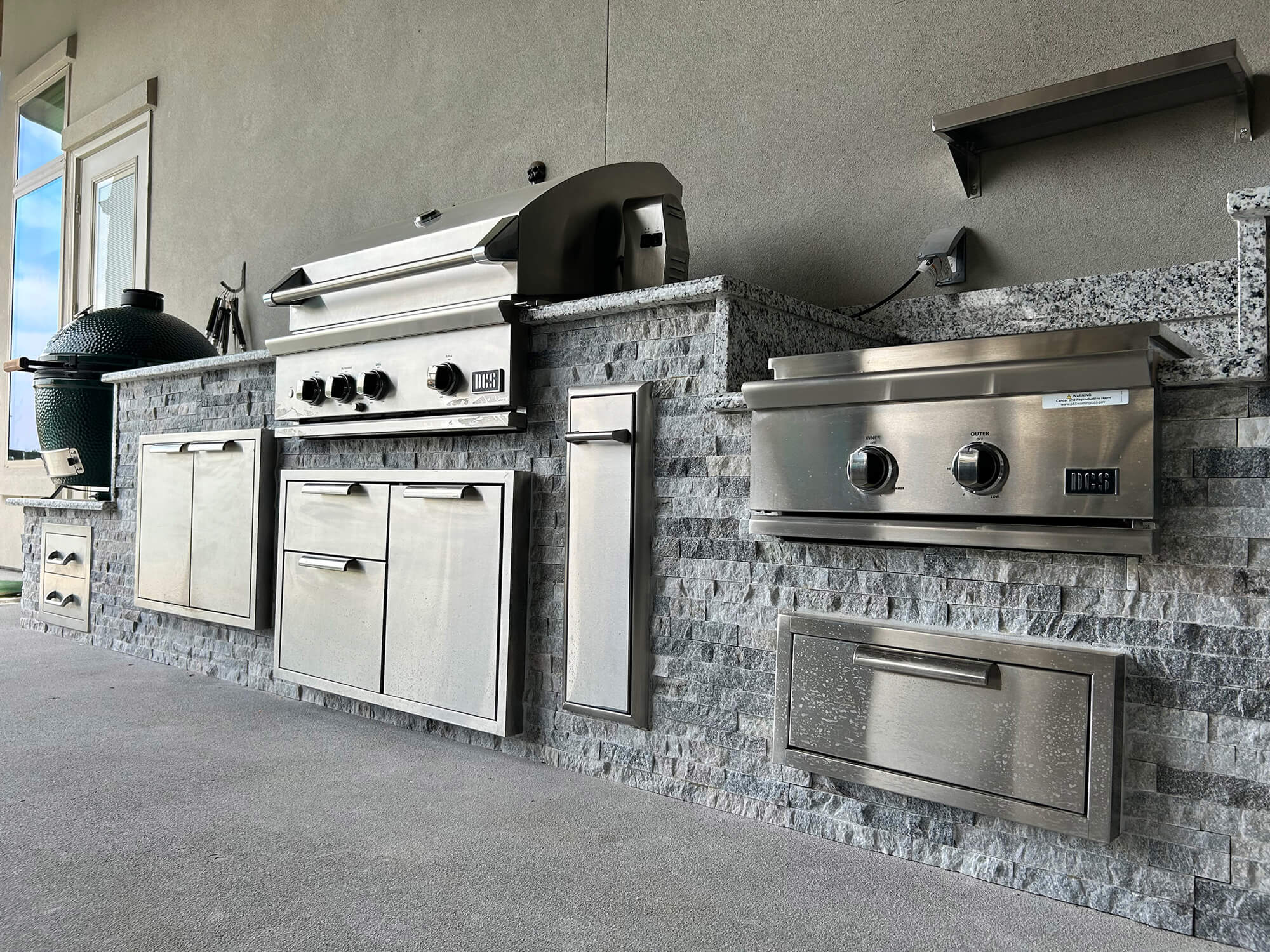 Outdoor kitchen with grill, San Antonio.
