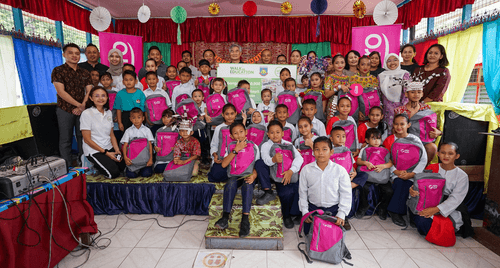 ASTRO KASIH presented RM40,000 to SK Sungai Paku, Kapit