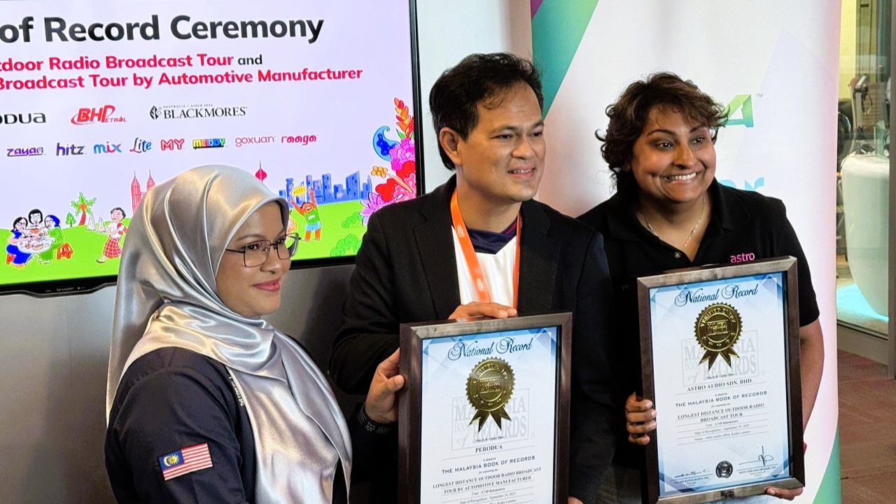 KITA FM Cipta Sejarah Dengan Dua Penganugerahan Malaysia Book Of Records