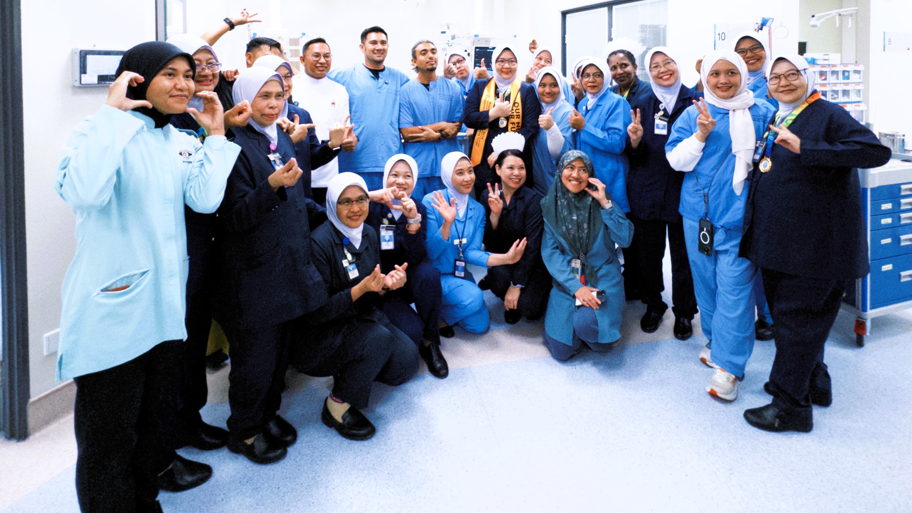 BPG Santuni Jururawat di Hospital Tengku Permaisuri Norashikin Sempena Hari Jururawat